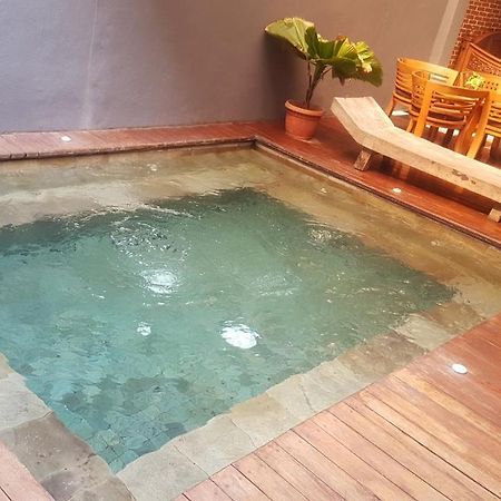 קוטה לומבוק Kayun Hostel Downtown מראה חיצוני תמונה